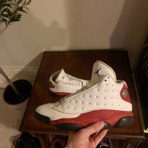 Retro Jordan 13 Chicago